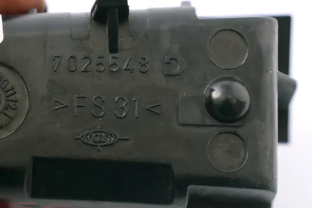 BMW E65 E66 E67 Popielniczka wkład prawy tył - SKU 7025548 - Numer Części 7025548