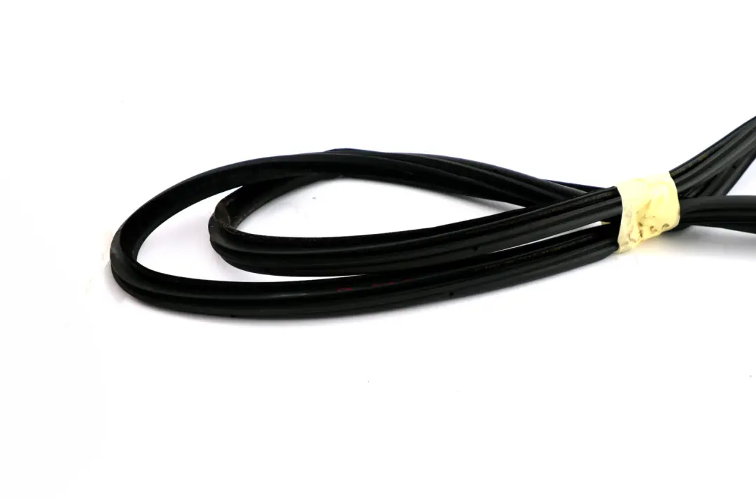 Joint d'étanchéité de porte avant Protection des bords gauche droite pour BMW X5 E53 à propos du numéro de pièce 7025579 BMW X5 E53 Joint d'étanchéité de porte avant Protection des bords gauche droite - SKU 7025579 - Numéro de pièce 7025579