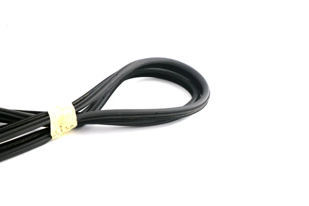 Joint d'étanchéité de porte avant Protection des bords gauche droite pour BMW X5 E53 à propos du numéro de pièce 7025579 BMW X5 E53 Joint d'étanchéité de porte avant Protection des bords gauche droite - SKU 7025579 - Numéro de pièce 7025579