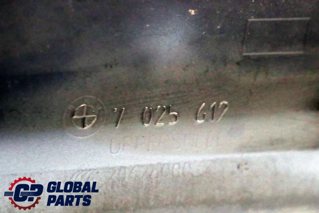 Heckspoiler Oberschale Heckklappe Black Sapphire Metallic für BMW X5 er E53 mit Teilenummer 7025612 BMW X5 er E53 Heckspoiler Oberschale Heckklappe Black Sapphire Metallic - SKU 7025612-BS2 - Teilenummer 7025612