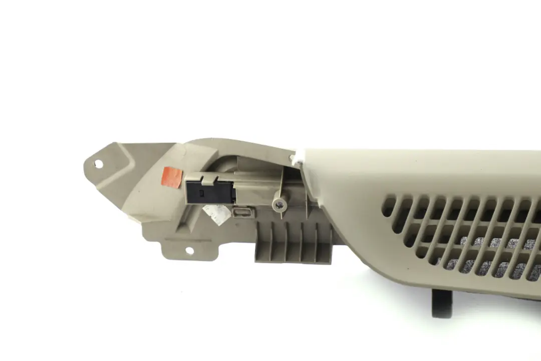 Kratka osłona bagażnika prawa zielona do BMW E53 X5 o numerze 7027134 BMW E53 X5 Kratka osłona bagażnika prawa zielona - SKU 7025956 - Numer Części 7027134