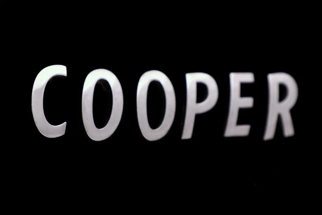 Lettering Emblem Logo COOPER to Mini Cooper One R50 R52 R53 R55 R56 with Part number 7026180 Mini Cooper One R50 R52 R53 R55 R56 Lettering Emblem Logo COOPER - SKU 7026180 - Part number 7026180