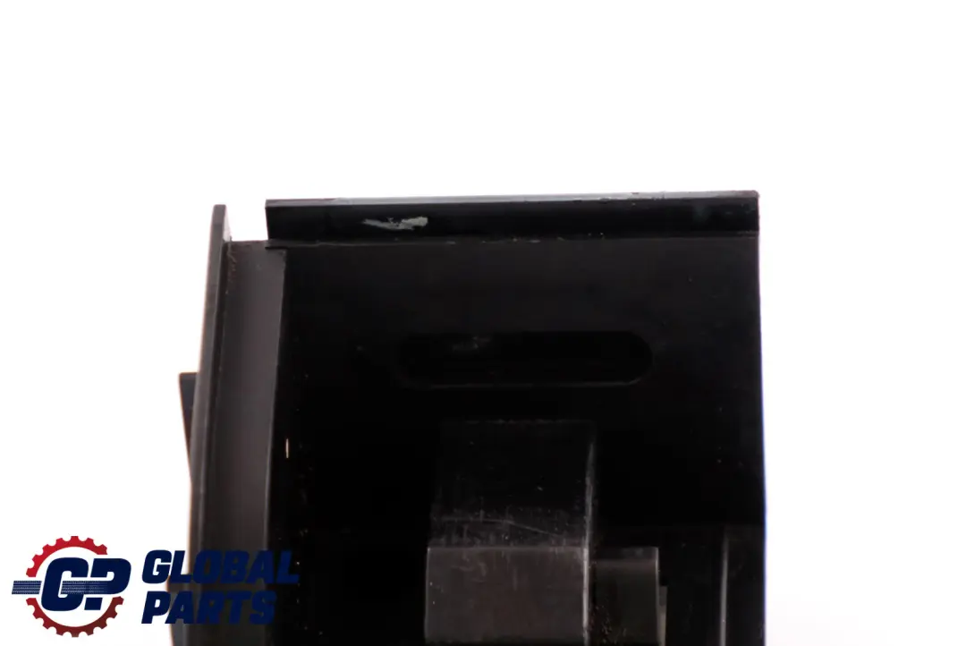 Registrazione Tenda Rullo Vista SX per BMW X3 E83 E39 E61 E46 LCI con numero di parte 51477026709 BMW X3 E83 E39 E61 E46 LCI Registrazione Tenda Rullo Vista SX - SKU 7026709 - Numero di parte 51477026709