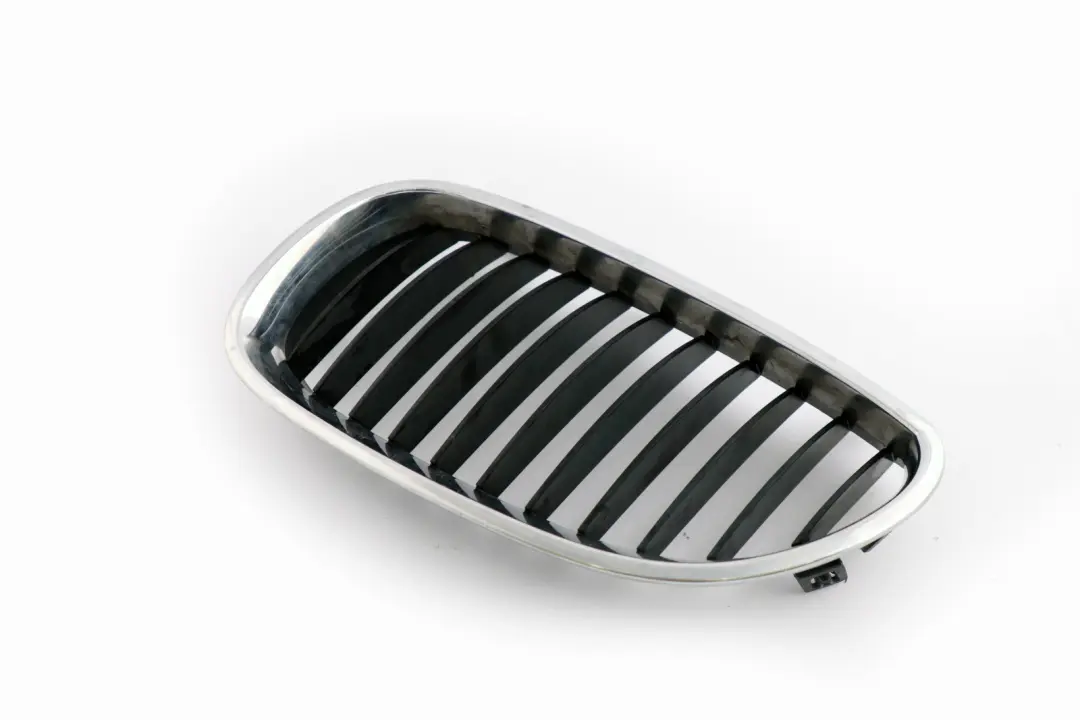 Grille Decorative A Gauche Chrome Noir BMW E60 E61 LCI - SKU 7027061 - Numéro de pièce 7027061