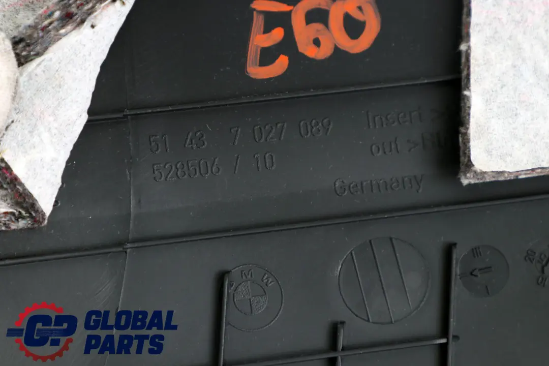 Cubierta Embellecedor Panel Columna Pilar Inferior Izquierda para BMW E60 E61 con número de pieza 7027089 BMW E60 E61 Cubierta Embellecedor Panel Columna Pilar Inferior Izquierda - SKU 7027089 - Número de pieza 7027089