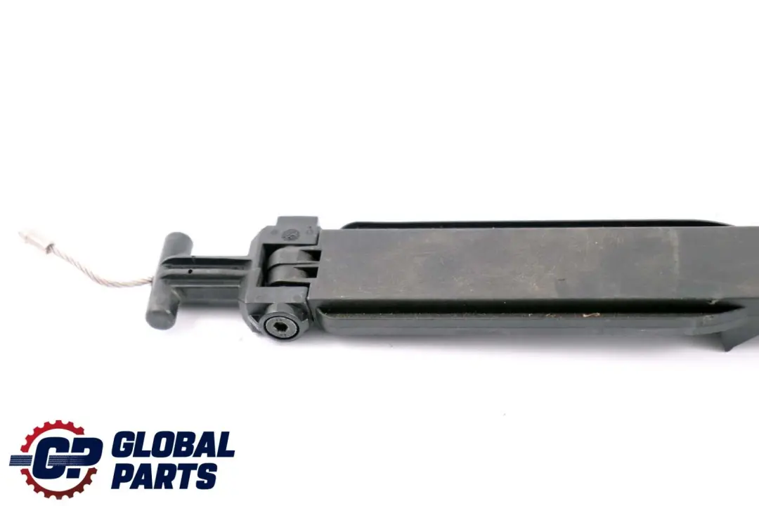 E83N LCI Emergency Wheel Mounting Handle Mount to BMW 3 X3 Series E46 E83 with Part number 7030528 BMW 3 X3 Series E46 E83 E83N LCI Emergency Wheel Mounting Handle Mount - SKU 7030528 - Part number 7030528