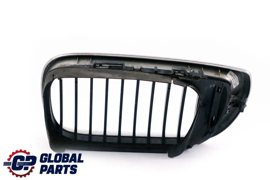 Frontstoßstange Ziergitter Rechts Schwarz Chrom für BMW 3 er E46 mit Teilenummer 7030546 BMW 3 er E46 Frontstoßstange Ziergitter Rechts Schwarz Chrom - SKU 7030546 - Teilenummer 7030546