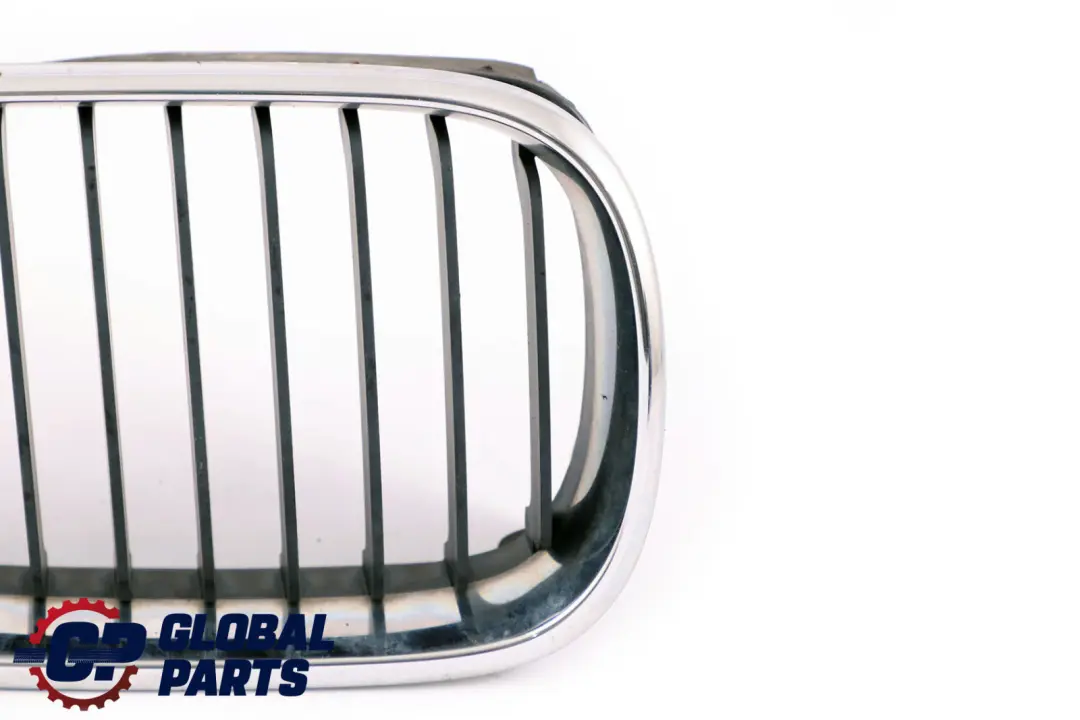 Frontstoßstange Ziergitter Rechts Schwarz Chrom für BMW 3 er E46 mit Teilenummer 7030546 BMW 3 er E46 Frontstoßstange Ziergitter Rechts Schwarz Chrom - SKU 7030546 - Teilenummer 7030546