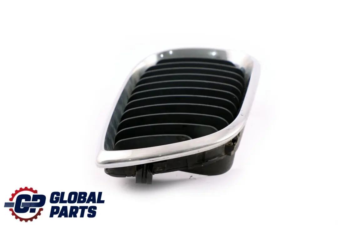 Frontstoßstange Ziergitter Rechts Schwarz Chrom für BMW 3 er E46 mit Teilenummer 7030546 BMW 3 er E46 Frontstoßstange Ziergitter Rechts Schwarz Chrom - SKU 7030546 - Teilenummer 7030546