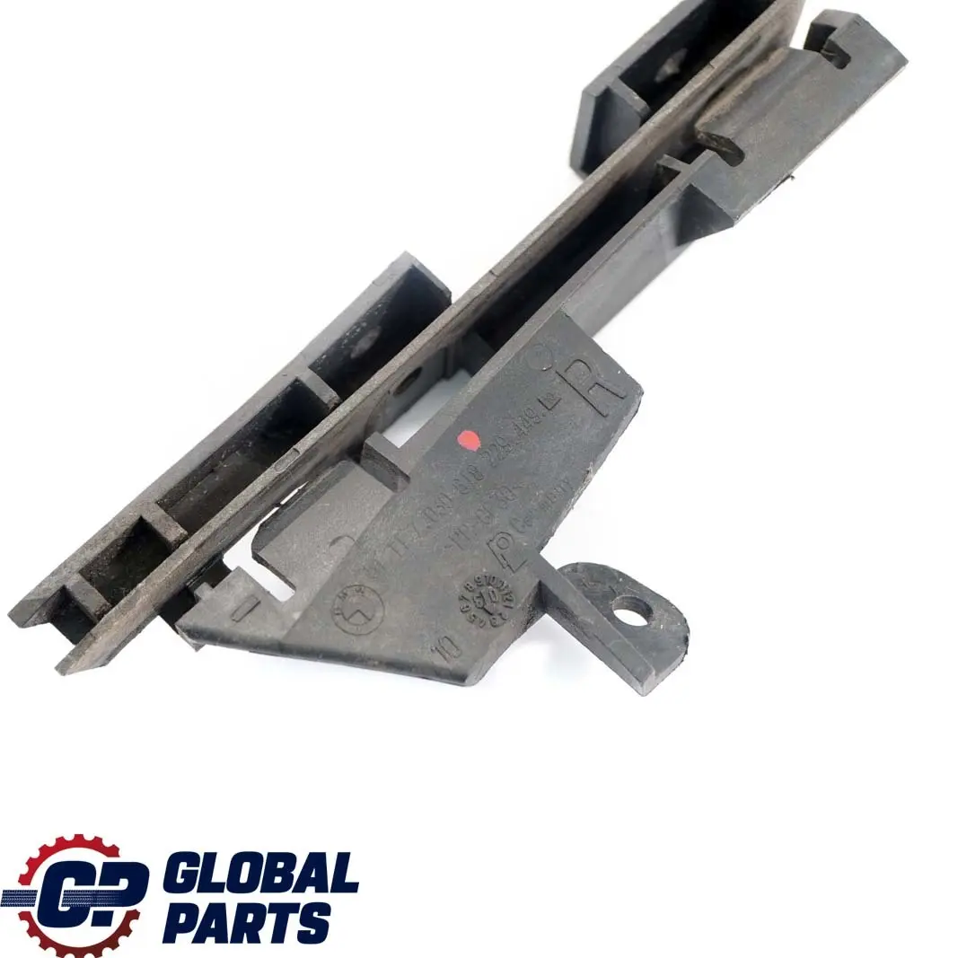 Front Bumper Right O/S Guide Holder Bracket Cover Support to BMW 3 E46 with Part number 7030618 BMW 3 E46 Front Bumper Right O/S Guide Holder Bracket Cover Support - SKU 7030618 - Part number 7030618