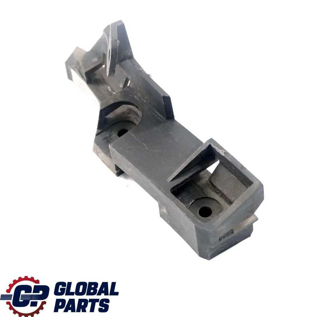 Front Bumper Right O/S Guide Holder Bracket Cover Support to BMW 3 E46 with Part number 7030618 BMW 3 E46 Front Bumper Right O/S Guide Holder Bracket Cover Support - SKU 7030618 - Part number 7030618