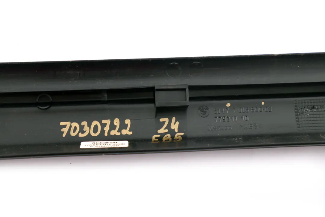 BMW Serie Z4 E85 Tapa Entrada Interior Derecho Negro Schwarz 7016800 - SKU 7030722 - Número de pieza 7030722