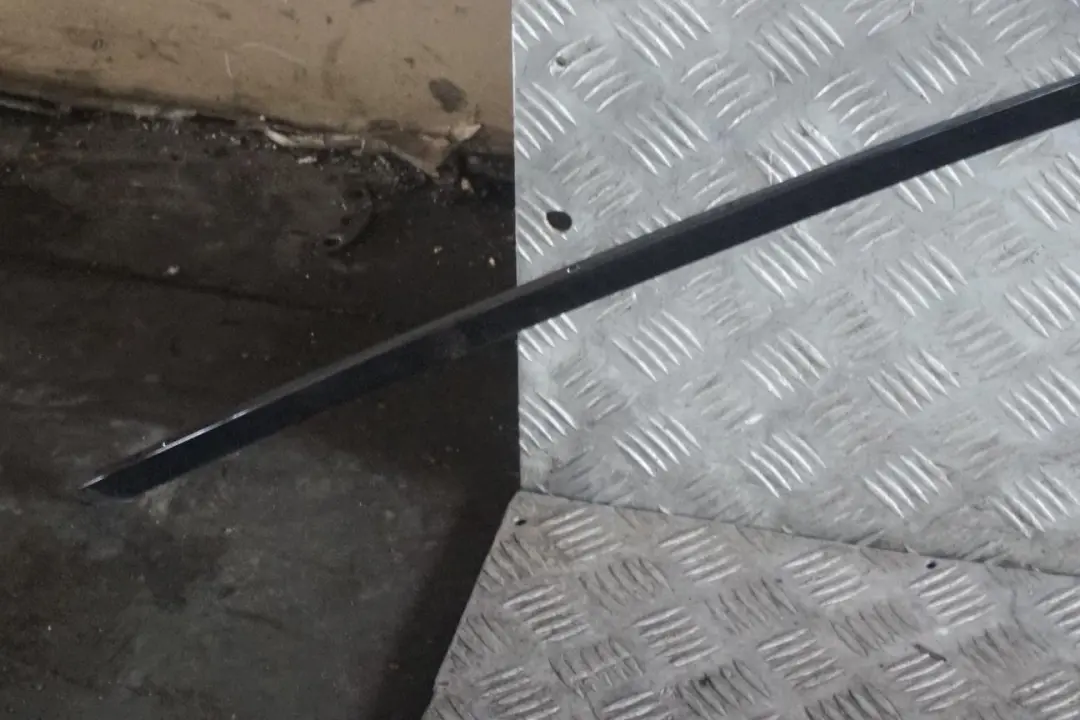 Roof Moulding Trim Strip Side Frame Left N/S Black Gloss to BMW 3 E46 Coupe with Part number 7030845 BMW 3 E46 Coupe Roof Moulding Trim Strip Side Frame Left N/S Black Gloss - SKU 7030845 - Part number 7030845