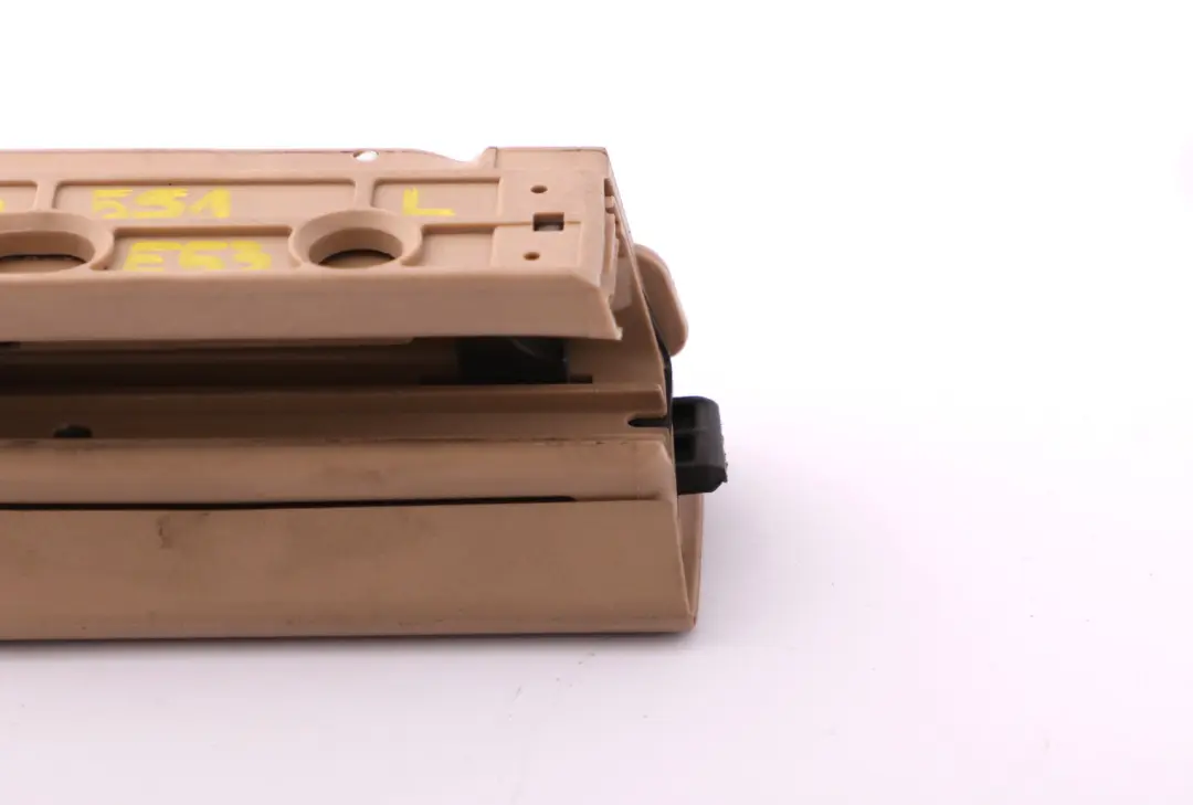 Aufnahme Sichtschutzrollo Links Beige 5147 für BMW X5 er E53 mit Teilenummer 7033551 BMW X5 er E53 Aufnahme Sichtschutzrollo Links Beige 5147 - SKU 7033551 - Teilenummer 7033551