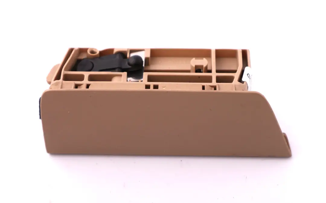 Aufnahme Sichtschutzrollo Links Beige 5147 für BMW X5 er E53 mit Teilenummer 7033551 BMW X5 er E53 Aufnahme Sichtschutzrollo Links Beige 5147 - SKU 7033551 - Teilenummer 7033551