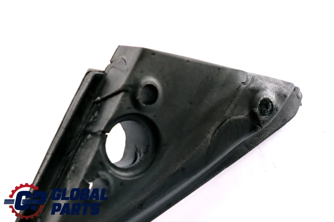 Junta Triangulo Espejo Lateral Derecho Conductor Lado para BMW E60 E61 con número de pieza 7033638 BMW E60 E61 Junta Triangulo Espejo Lateral Derecho Conductor Lado - SKU 7033638 - Número de pieza 7033638