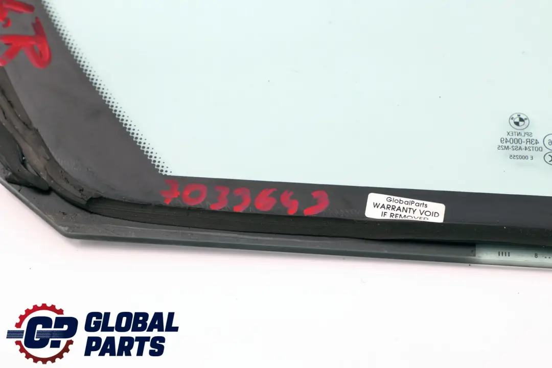 Vetro Finestrino Fisso Laterale Verde Posteriore Sinistro AS2 per BMW E60 con numero di parte 7033643 BMW E60 Vetro Finestrino Fisso Laterale Verde Posteriore Sinistro AS2 - SKU 7033643 - Numero di parte 7033643