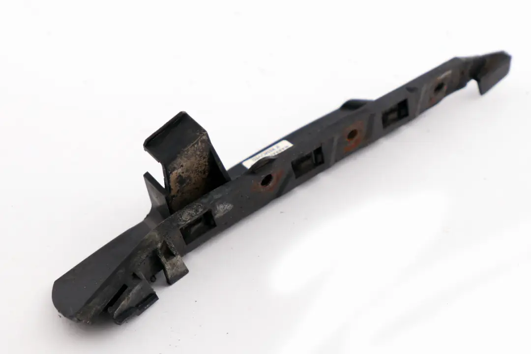 Supporto Pannello Laterale Anteriore Sinistro per BMW E60 E61 LCI con numero di parte 7033705 BMW E60 E61 LCI Supporto Pannello Laterale Anteriore Sinistro - SKU 7033705 - Numero di parte 7033705