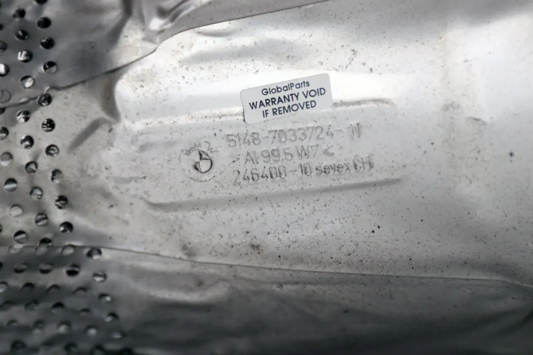 Izolacja termiczna dźwiękowa osłona do BMW E60 E61 o numerze 7033724 BMW E60 E61 Izolacja termiczna dźwiękowa osłona - SKU 7033724 - Numer Części 7033724