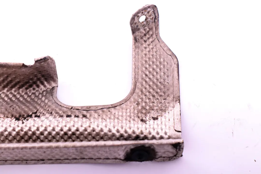 Osłona Termiczna Przednia Prawa do BMW E60 E63 o numerze 7033726 BMW E60 E63 Osłona Termiczna Przednia Prawa - SKU 7033726 - Numer Części 7033726