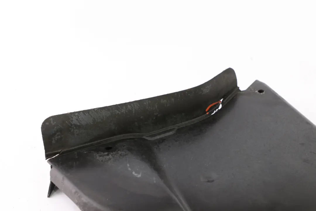 Tapacubos Panel Inferior Izquierdo para BMW E60 E61 LCI con número de pieza 7033753 BMW E60 E61 LCI Tapacubos Panel Inferior Izquierdo - SKU 7033753 - Número de pieza 7033753