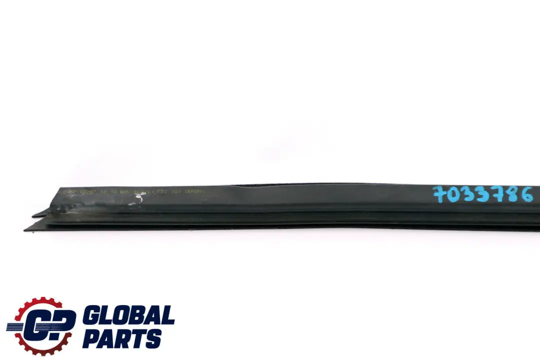 Canal Sellado Interior Puerta Delantera Derecha para BMW E60 E60N E61 E61N con número de pieza 7033786 BMW E60 E60N E61 E61N Canal Sellado Interior Puerta Delantera Derecha - SKU 7033786 - Número de pieza 7033786