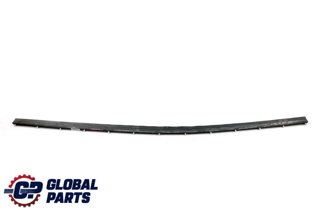 Guarnizione T?rfuge Inferiore Anteriore Sinistra per BMW E60 E61 LCI con numero di parte 7033789 BMW E60 E61 LCI Guarnizione T?rfuge Inferiore Anteriore Sinistra - SKU 7033789 - Numero di parte 7033789