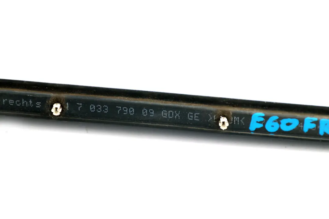 Puerta Junta Burlete Junta Delantera Derecha para BMW E60 E61 LCI con número de pieza 7033790 BMW E60 E61 LCI Puerta Junta Burlete Junta Delantera Derecha - SKU 7033790 - Número de pieza 7033790