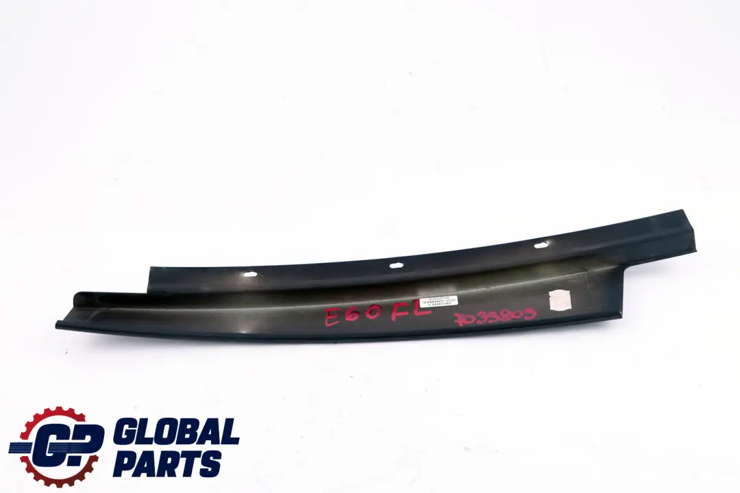 Embellecedor Marco Ventana Delantera Pilar B Izquierdo para BMW E60 E61 LCI con número de pieza 51337033803 BMW E60 E61 LCI Embellecedor Marco Ventana Delantera Pilar B Izquierdo - SKU 7033803 - Número de pieza 51337033803