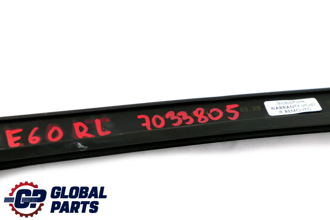 Binario Finestra Posteriore Sinistra 5135 per BMW E60 con numero di parte 7033805 BMW E60 Binario Finestra Posteriore Sinistra 5135 - SKU 7033805 - Numero di parte 7033805