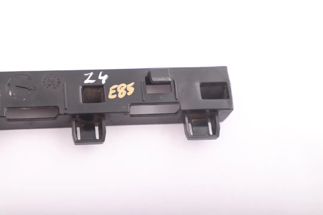 Admission Seuil Arriere Droite pour BMW Z4 E85 E86 à propos du numéro de pièce 2751304 BMW Z4 E85 E86 Admission Seuil Arriere Droite - SKU 7034028 - Numéro de pièce 2751304