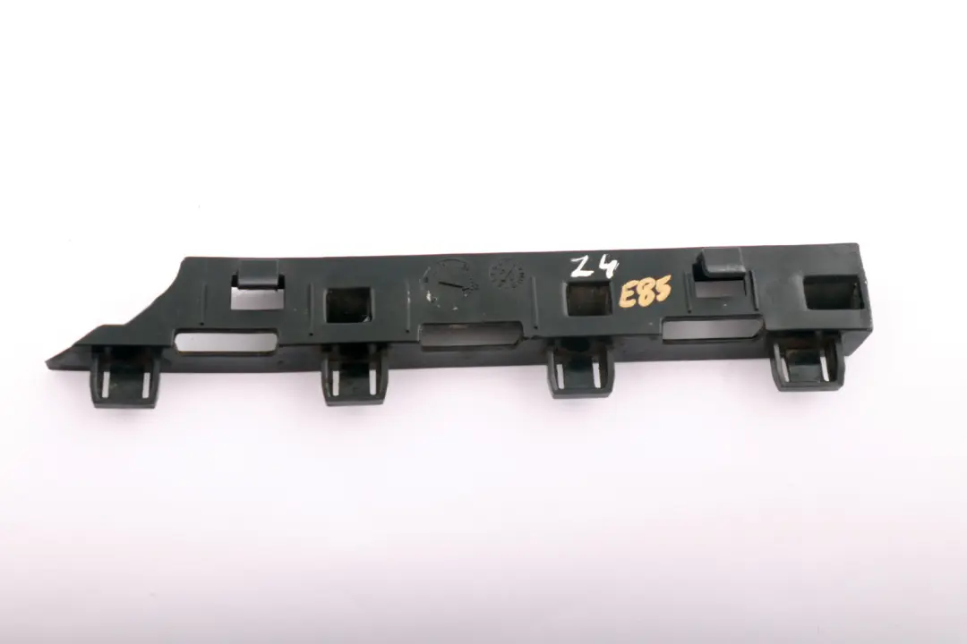 Registrazione Gonna Posteriore Destra per BMW Z4 E85 E86 con numero di parte 2751304 BMW Z4 E85 E86 Registrazione Gonna Posteriore Destra - SKU 7034028 - Numero di parte 2751304