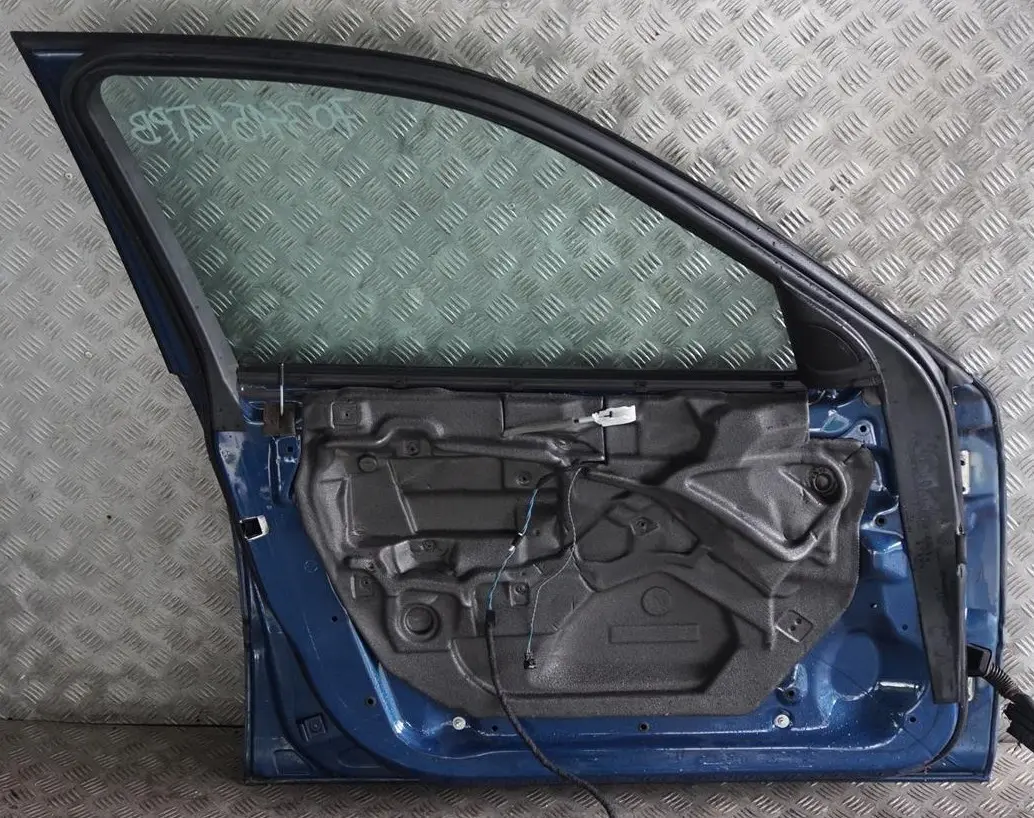 Reihe E46 Tür Vorne Links Topasblau Topas Blau Metallic - 896 für BMW 3 mit Teilenummer 7034151 BMW 3 Reihe E46 Tür Vorne Links Topasblau Topas Blau Metallic - 896 - SKU 7034151-TPB - Teilenummer 7034151