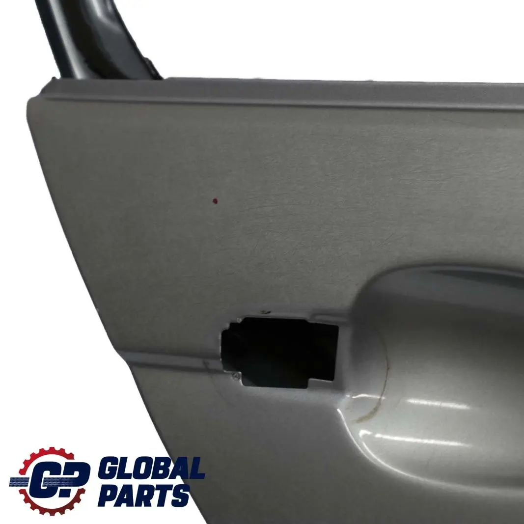 Drzwi prawe prawy tył silbergrau do BMW E46 Sedan o numerze 7034154 BMW E46 Sedan Drzwi prawe prawy tył silbergrau - SKU 7034154-SBG - Numer Części 7034154