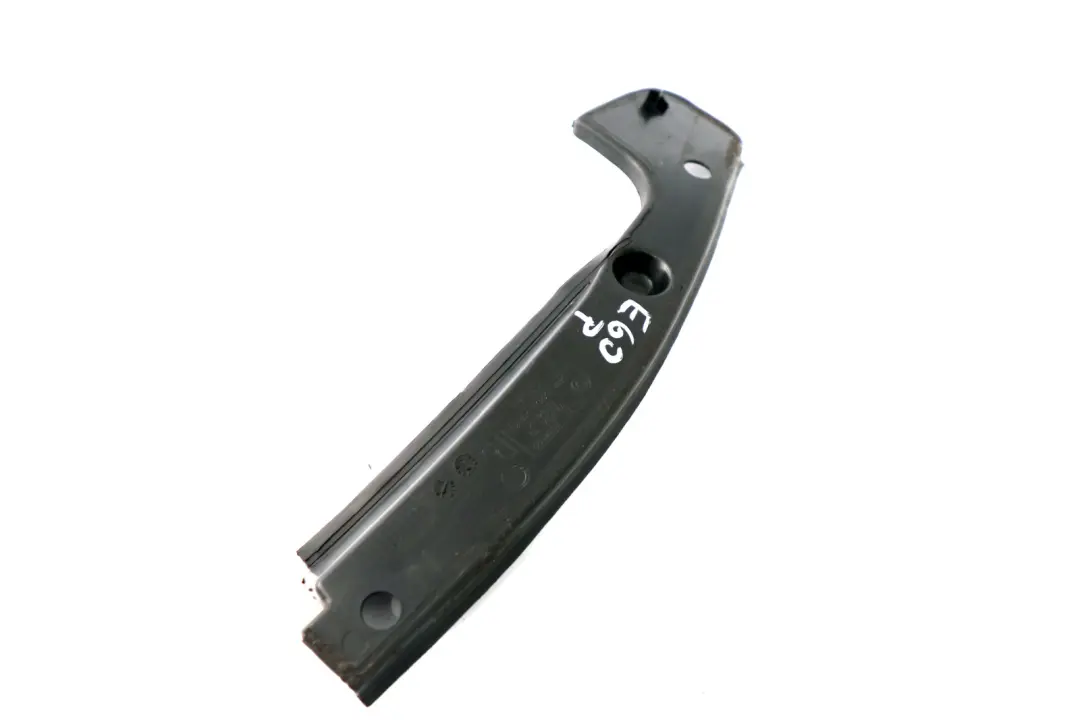 Osłona rynienki przednia przód prawa do BMW 5 E60 E61 o numerze 7034160 BMW 5 E60 E61 Osłona rynienki przednia przód prawa - SKU 7034160 - Numer Części 7034160