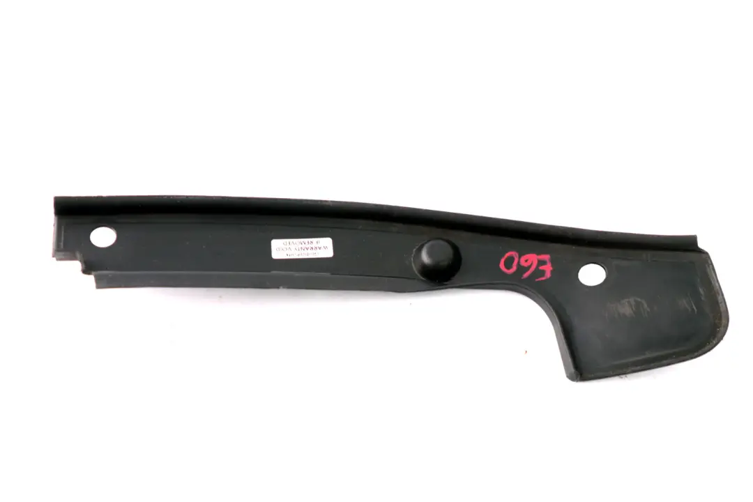 Blende Wasserrinne vorne rechts für BMW 5 er E60 E60N E61 E61N mit Teilenummer 7034160 BMW 5 er E60 E60N E61 E61N Blende Wasserrinne vorne rechts - SKU 7034160 - Teilenummer 7034160