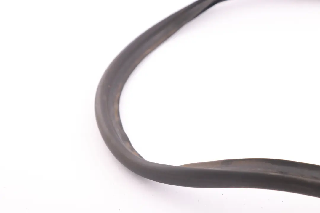 Hood Sealing Gasket Bonnet Strip to BMW 5 6 Series E60 E60N E61 E61N with Part number 51767034163 BMW 5 6 Series E60 E60N E61 E61N Hood Sealing Gasket Bonnet Strip - SKU 7034163 - Part number 51767034163