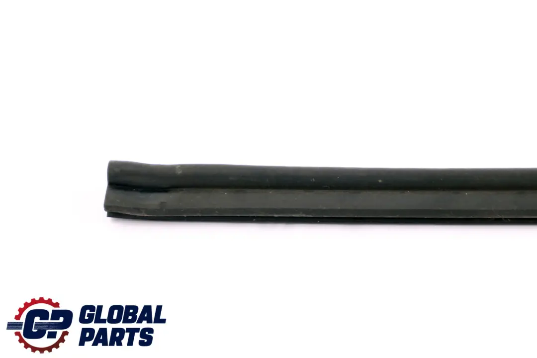 BMW E60 E61 Uszczelka maski klapy przód boczna - SKU 7034165 - Numer Części 51767034165