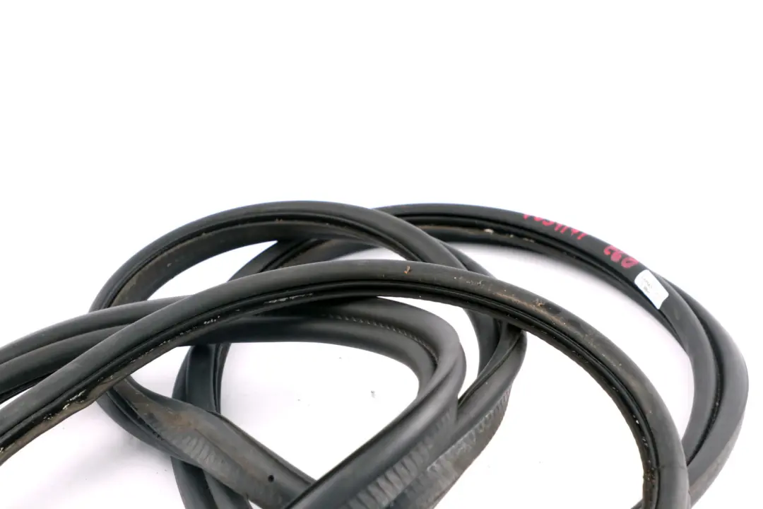 Kofferraumdeckel Heckklappe Abdichtung Dichtung für BMW E60 M5 mit Teilenummer 7034171 BMW E60 M5 Kofferraumdeckel Heckklappe Abdichtung Dichtung - SKU 7034171 - Teilenummer 7034171