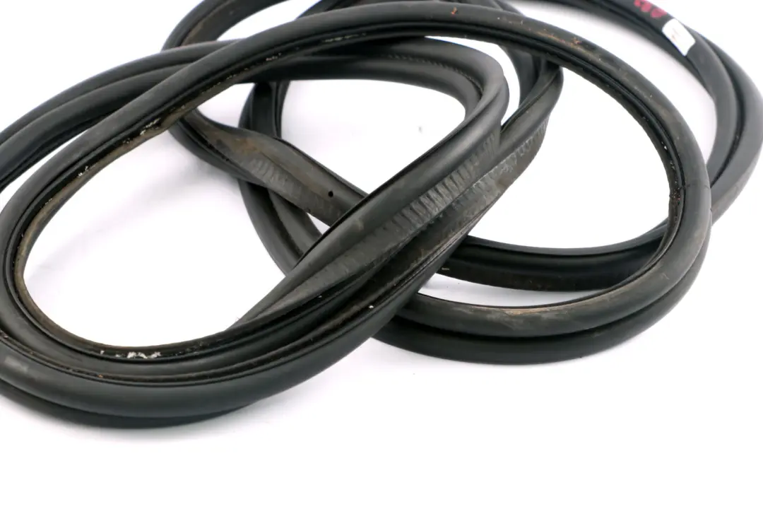 Kofferraumdeckel Heckklappe Abdichtung Dichtung für BMW E60 M5 mit Teilenummer 7034171 BMW E60 M5 Kofferraumdeckel Heckklappe Abdichtung Dichtung - SKU 7034171 - Teilenummer 7034171