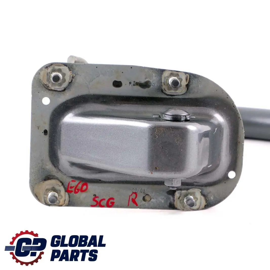 Bisagra portón trasero maletero exterior derecho gris Spacegrau - A52 para BMW E60 con número de pieza 7111388 BMW E60 Bisagra portón trasero maletero exterior derecho gris Spacegrau - A52 - SKU 7034246-SCG - Número de pieza 7111388