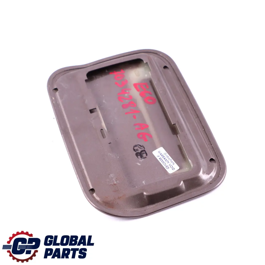 Sportello Carburante Ametista Grigio Metallizzato A09 per BMW E60 E61 con numero di parte 7034281 BMW E60 E61 Sportello Carburante Ametista Grigio Metallizzato A09 - SKU 7034281-AG - Numero di parte 7034281