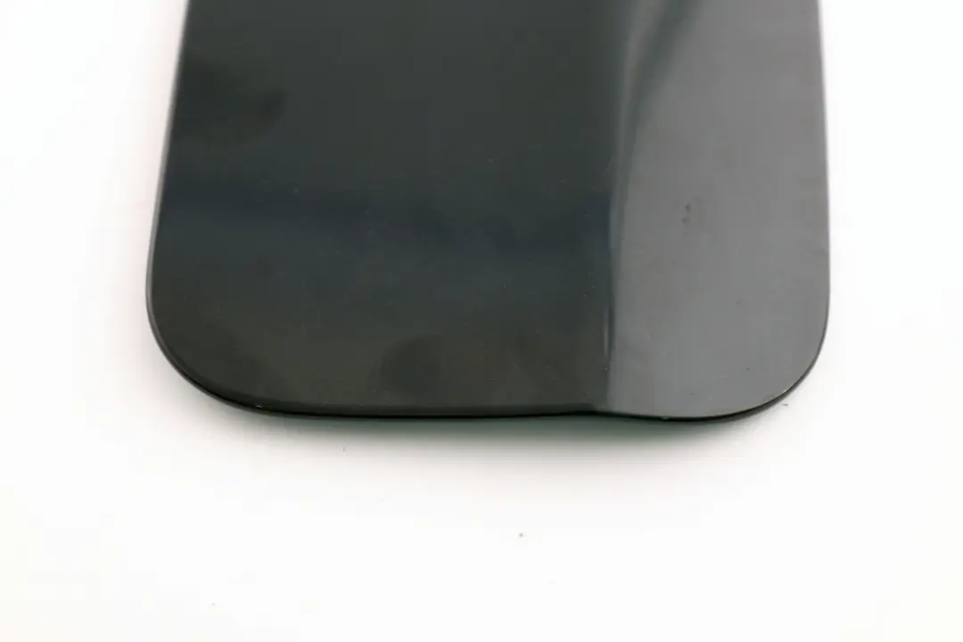 Fill In Flap Carbonschwarz Carbon Black para BMW E60 E61 Fuel Cover con número de pieza 7034281 BMW E60 E61 Fuel Cover Fill In Flap Carbonschwarz Carbon Black - SKU 7034281-CAR - Número de pieza 7034281