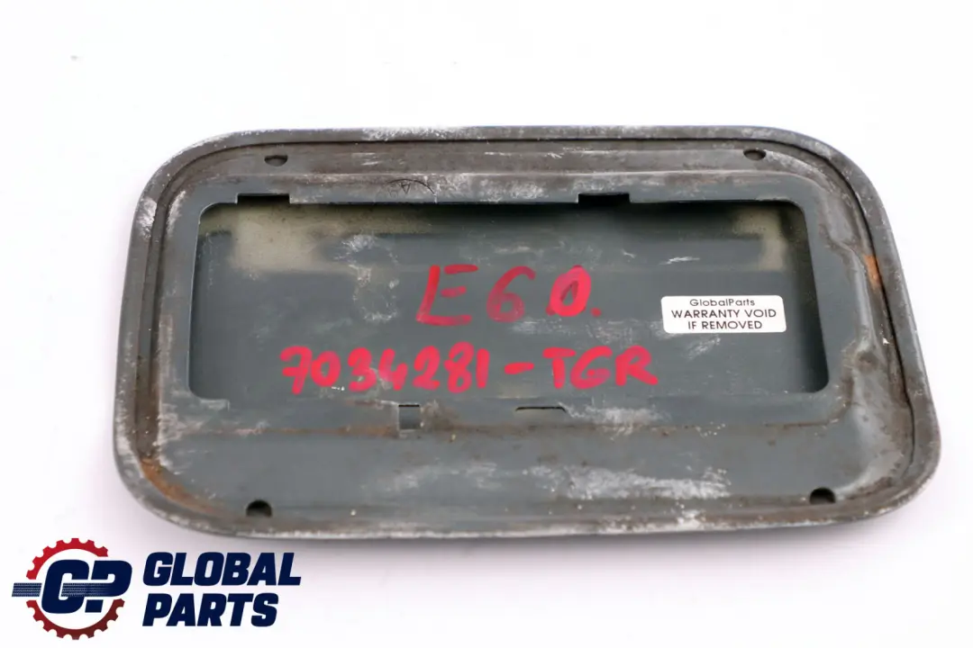 BMW E60 E61 Kraftstoffdeckel Einfüllklappe Titangrau Metallic Grau - SKU 7034281-TGR - Teilenummer 7034281