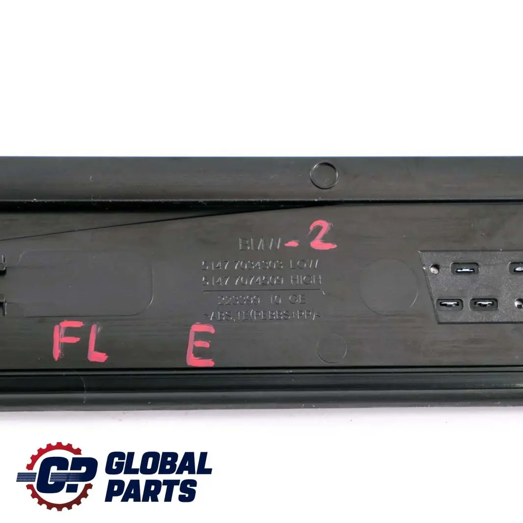 Entrada Delantera Izquierda Kick Puerta Sill Tapa para BMW E60 E61 LCI 2 con número de pieza 7034303 BMW E60 E61 LCI 2 Entrada Delantera Izquierda Kick Puerta Sill Tapa - SKU 7034303-2 - Número de pieza 7034303