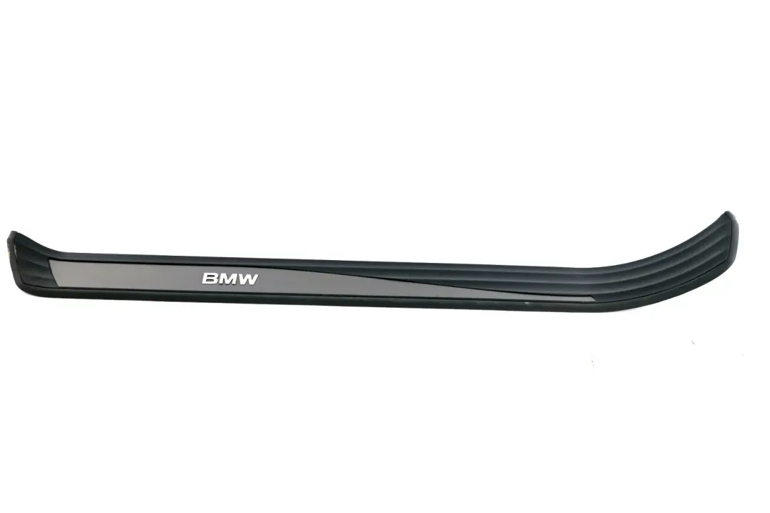 Frente Izquierda Entrada Kick Puerta Sill Tapa para BMW E60 E61 LCI con número de pieza 7034303 BMW E60 E61 LCI Frente Izquierda Entrada Kick Puerta Sill Tapa - SKU 7034303 - Número de pieza 7034303