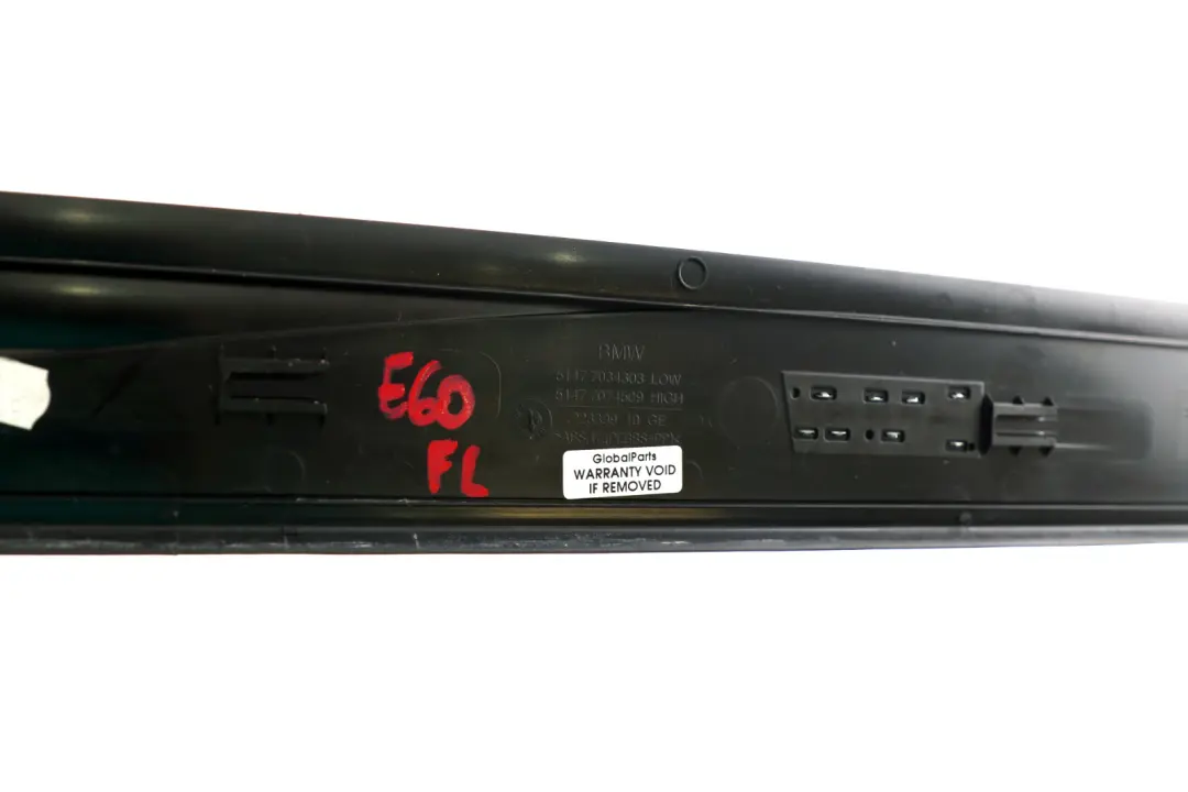 Couverture Entree avant Gauche Noir pour BMW E60 E61 LCI à propos du numéro de pièce 7034303 BMW E60 E61 LCI Couverture Entree avant Gauche Noir - SKU 7034303 - Numéro de pièce 7034303