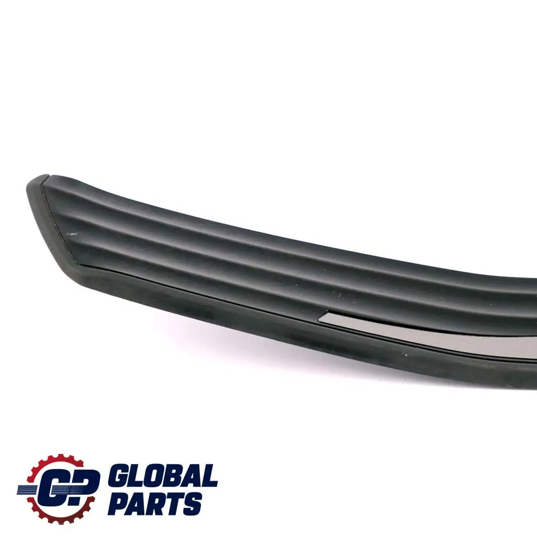 Couverture Entree Arriere Droite 5147 pour BMW 5 E60 E61 à propos du numéro de pièce 7034306 BMW 5 E60 E61 Couverture Entree Arriere Droite 5147 - SKU 7034306-1 - Numéro de pièce 7034306