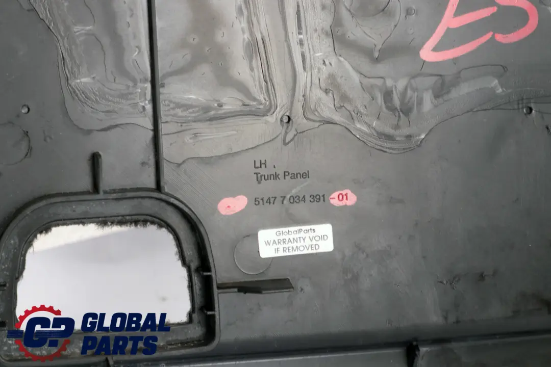 Boczek Tapicerka Bagażnika Lewy Czarny do BMW X5 E53 o numerze 7034393 BMW X5 E53 Boczek Tapicerka Bagażnika Lewy Czarny - SKU 7034391 - Numer Części 7034393