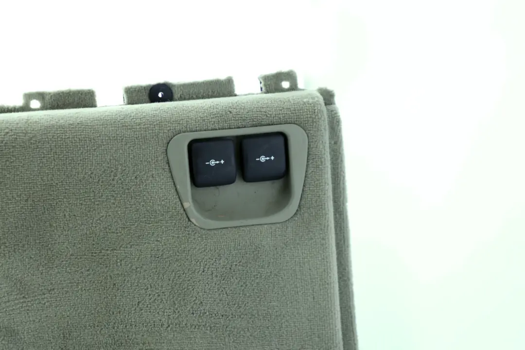 Obudowa boczek bagażnika prawy gruen do BMW E53 X5 o numerze 7034400 BMW E53 X5 Obudowa boczek bagażnika prawy gruen - SKU 7034400 - Numer Części 7034400